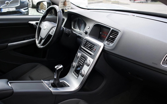 Volvo V60 Cross Country cena 87955 przebieg: 110535, rok produkcji 2018 z Kleczew małe 466